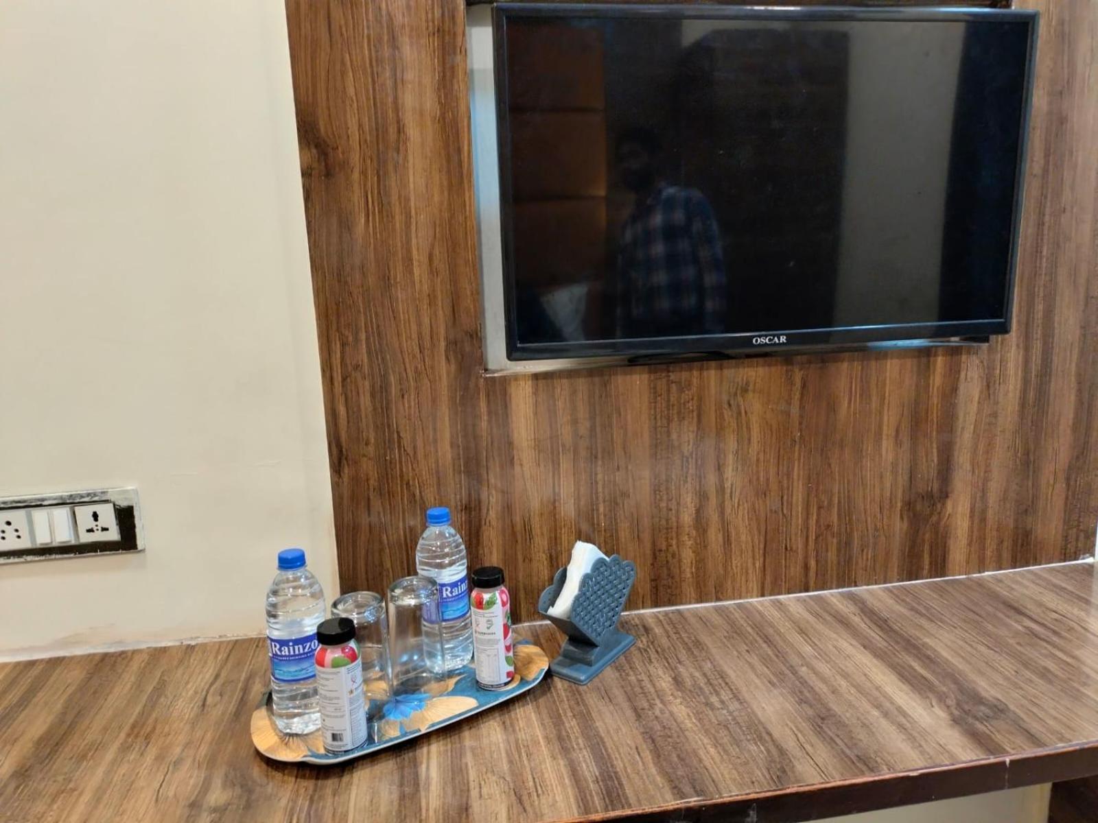 Hotel Blue Wellington - Near Mumbai Airport Kültér fotó