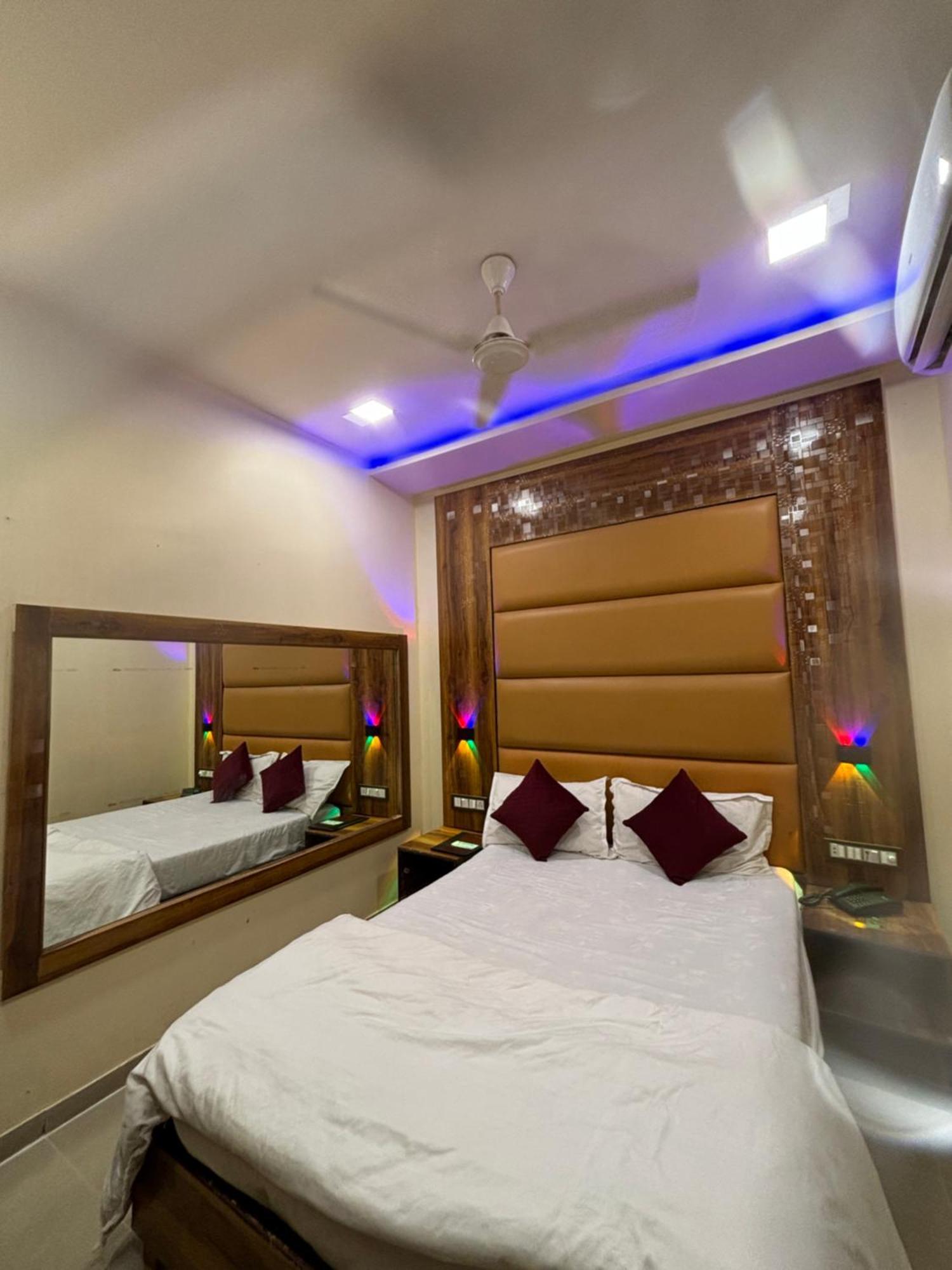 Hotel Blue Wellington - Near Mumbai Airport Kültér fotó