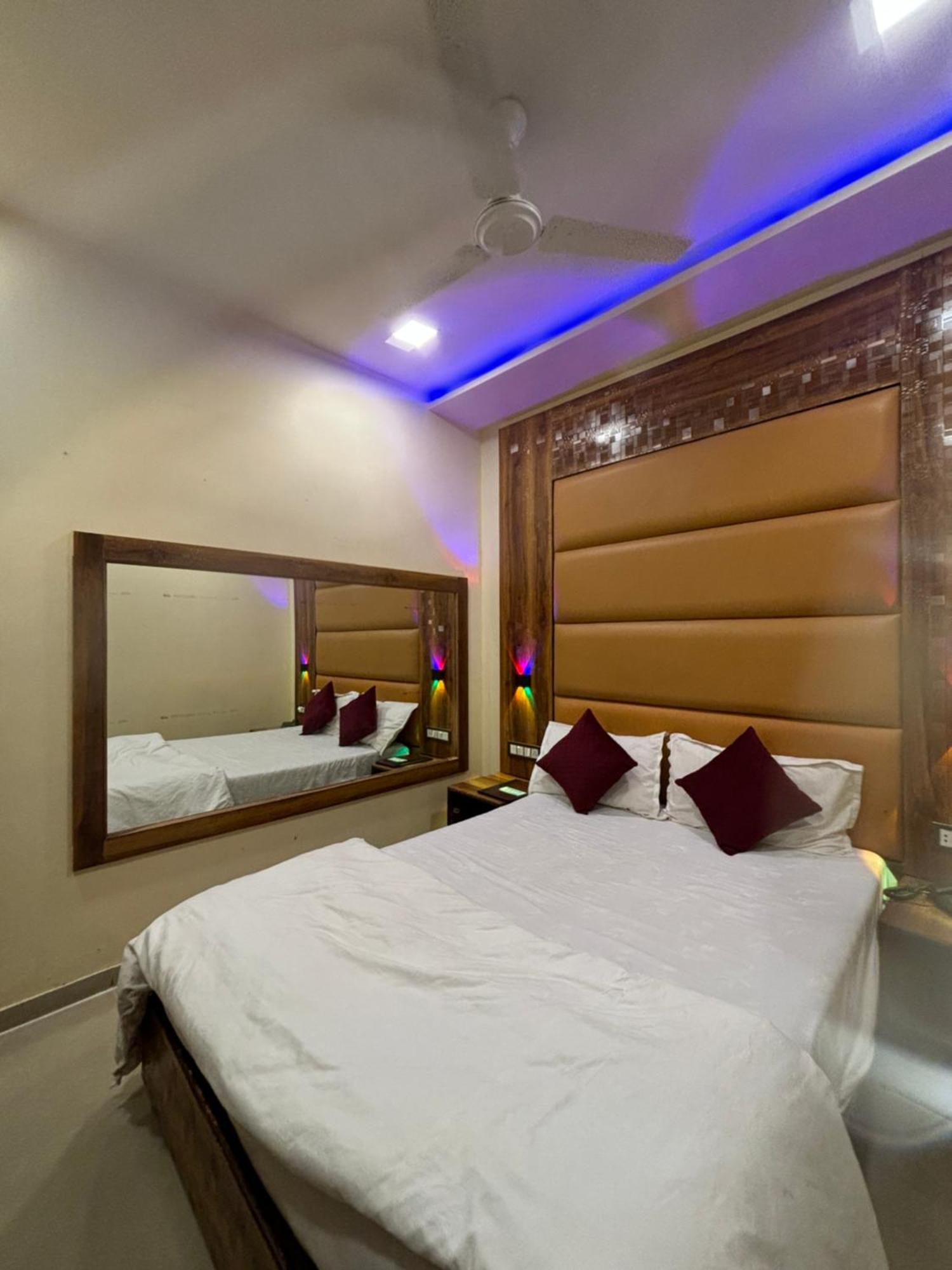 Hotel Blue Wellington - Near Mumbai Airport Kültér fotó