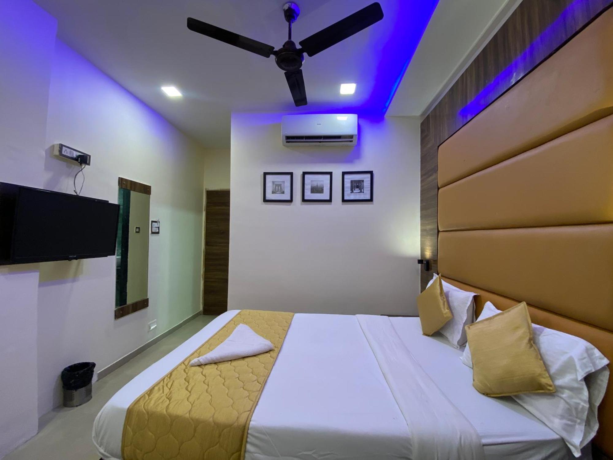 Hotel Blue Wellington - Near Mumbai Airport Szoba fotó