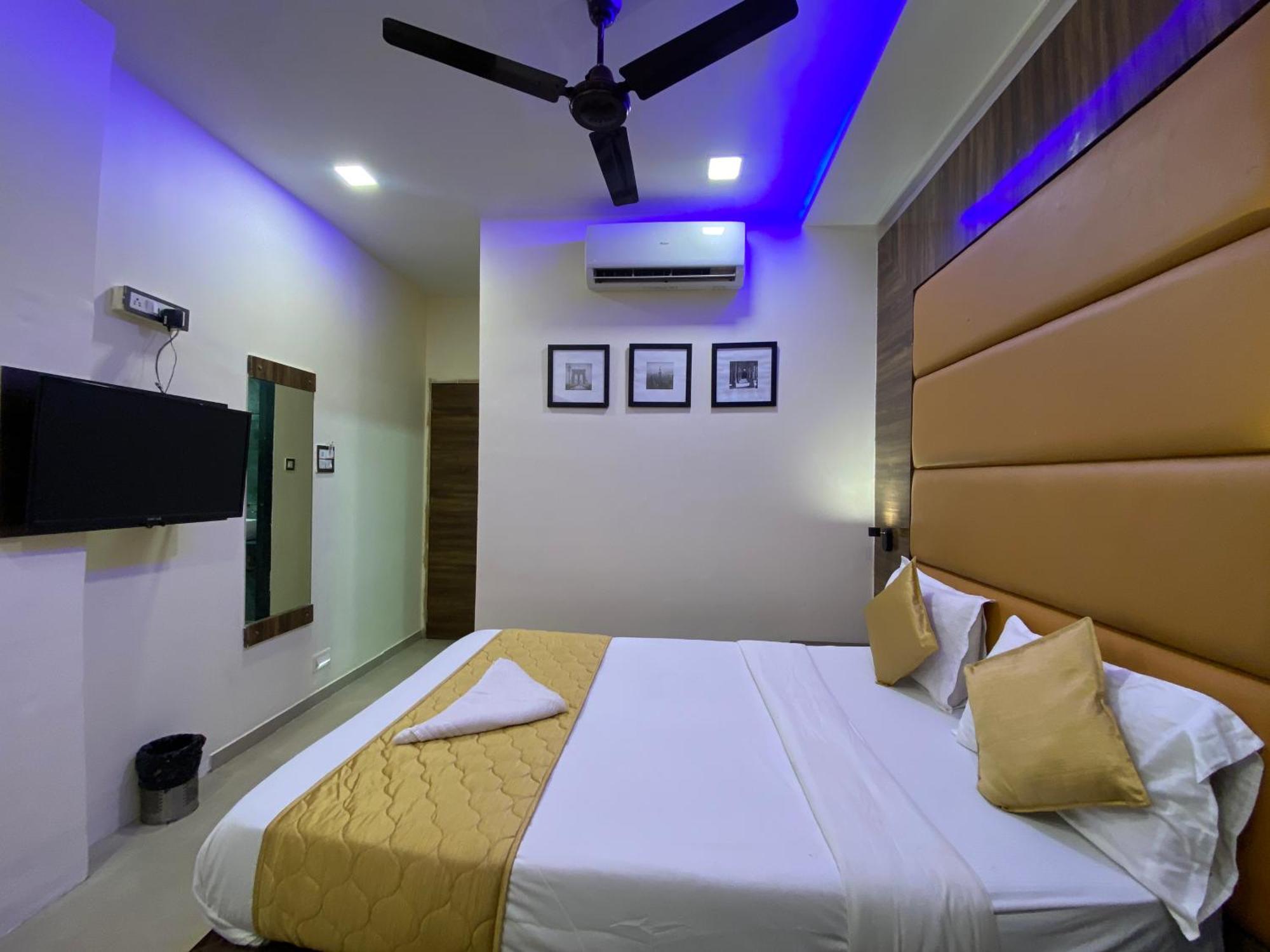 Hotel Blue Wellington - Near Mumbai Airport Kültér fotó
