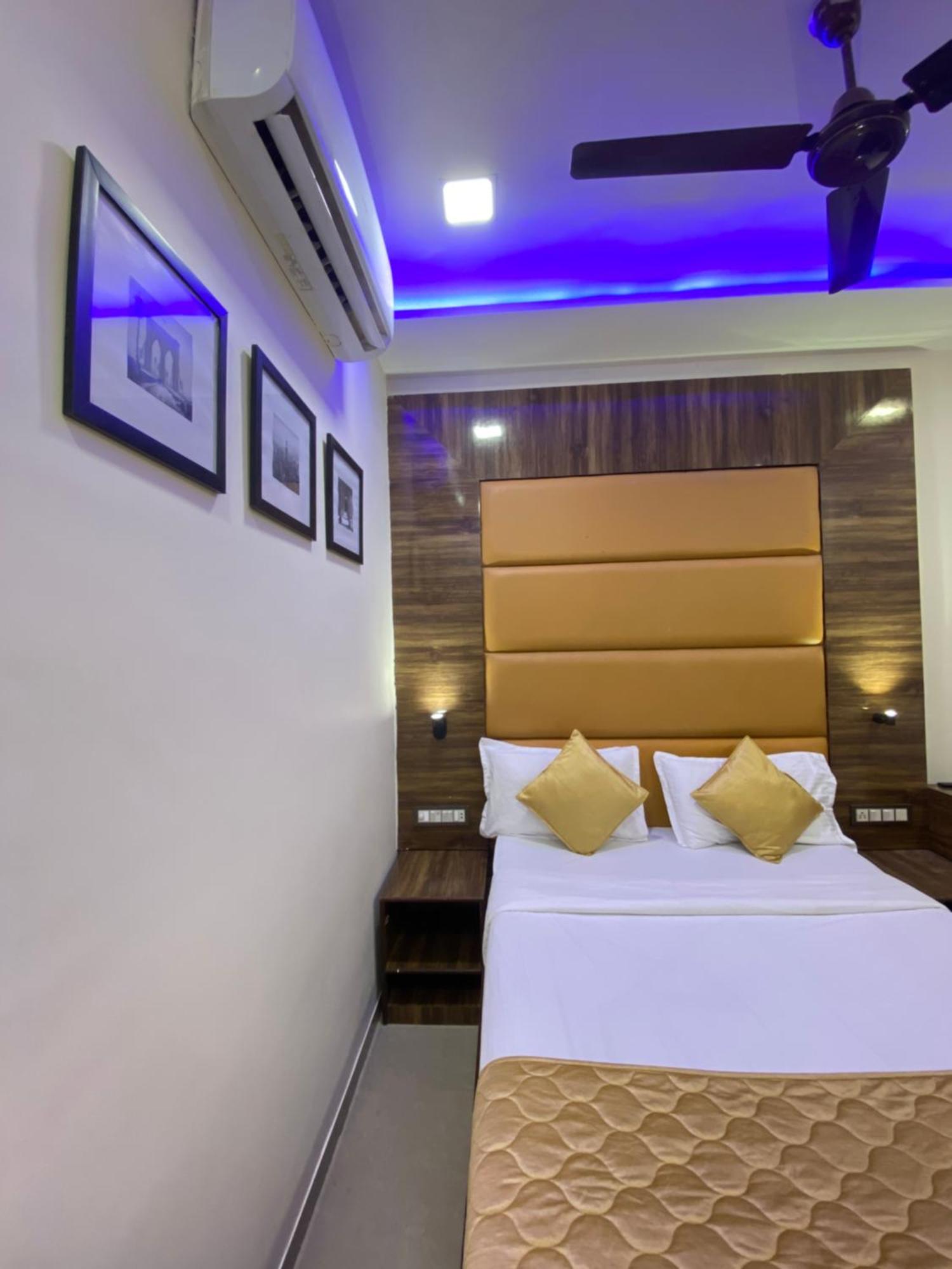 Hotel Blue Wellington - Near Mumbai Airport Kültér fotó
