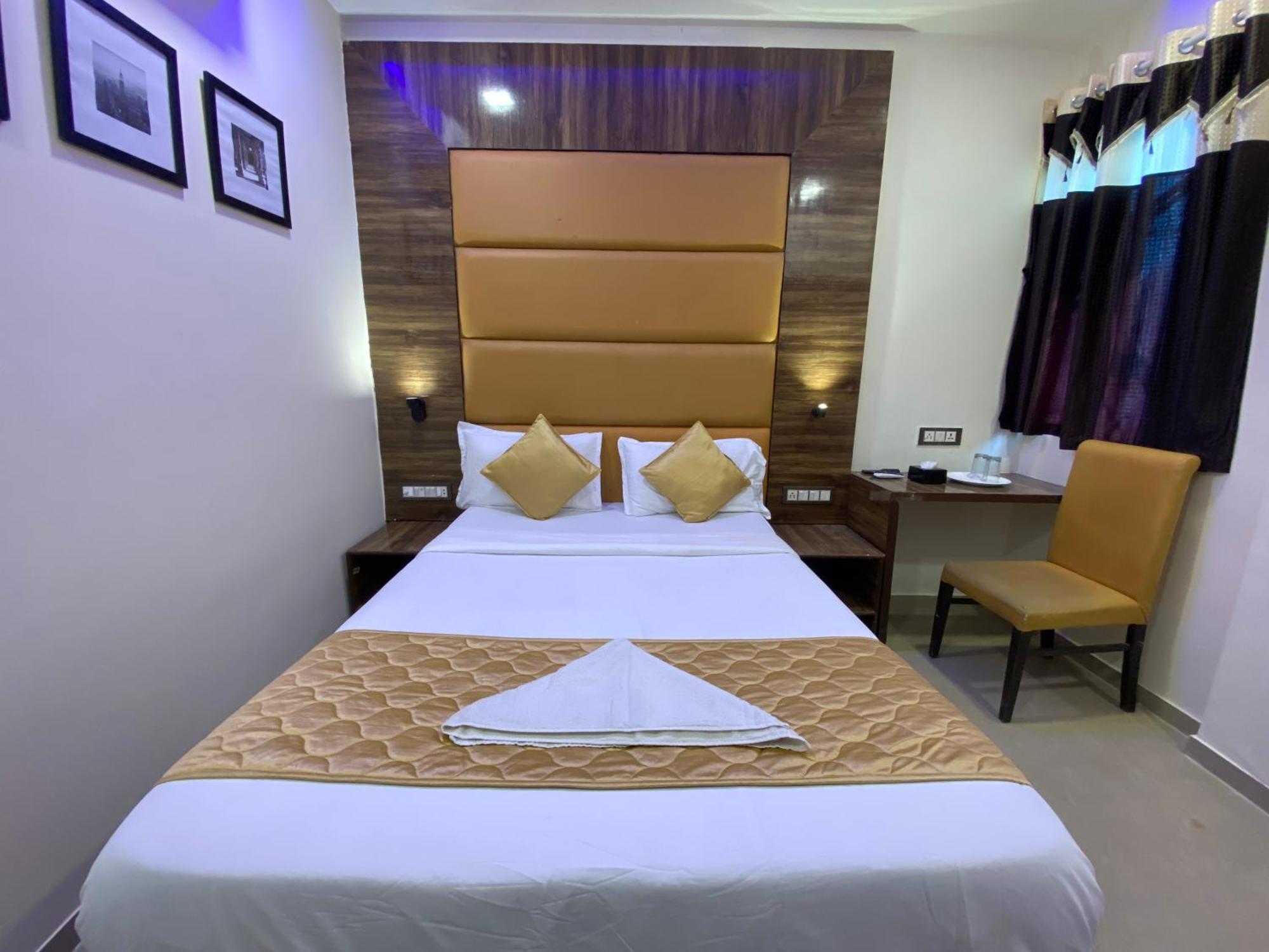 Hotel Blue Wellington - Near Mumbai Airport Kültér fotó